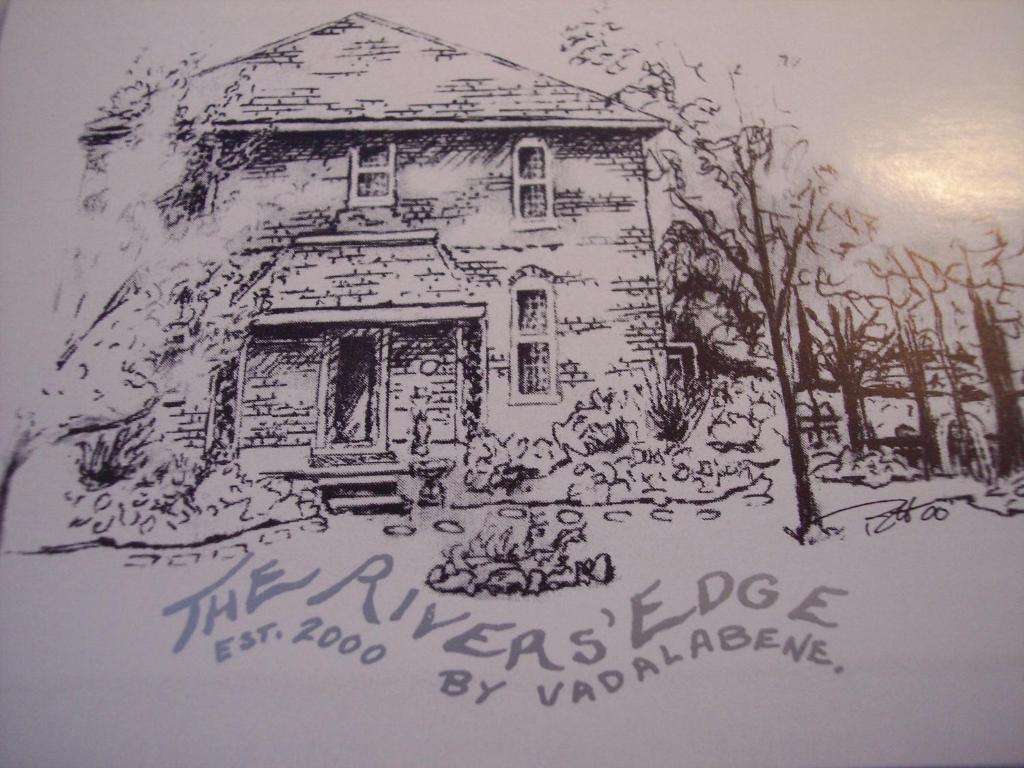 The Rivers Edge Executive Suites Tiffin Exterior photo