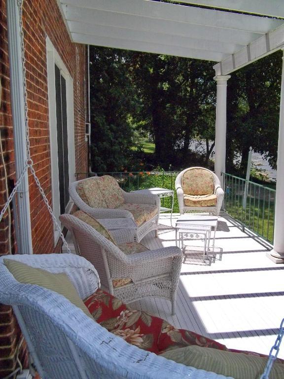The Rivers Edge Executive Suites Tiffin Exterior photo
